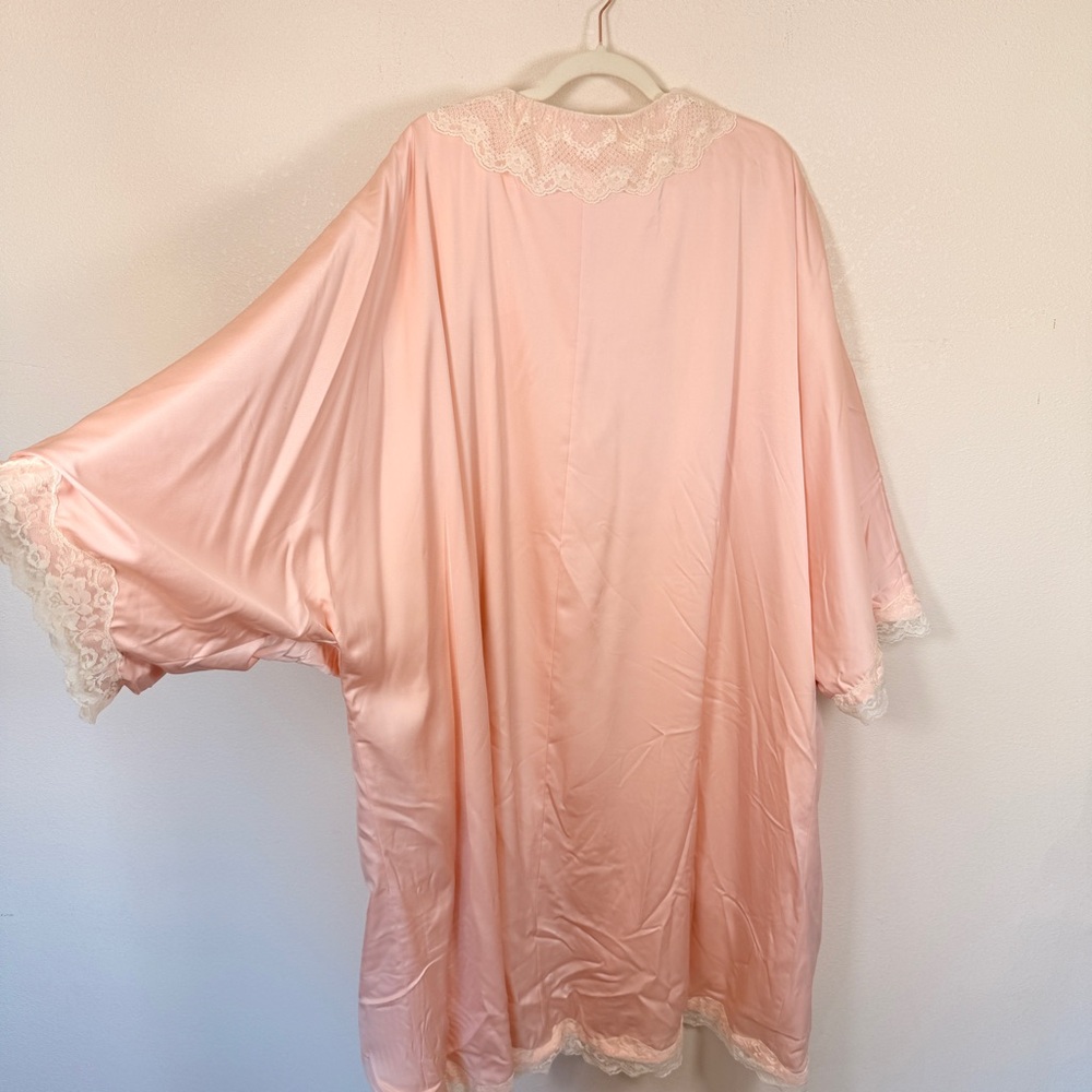 Lacemade Retro Satin Lace Romantic Oversized House Coat Robe Pink - Picture 8 of 10